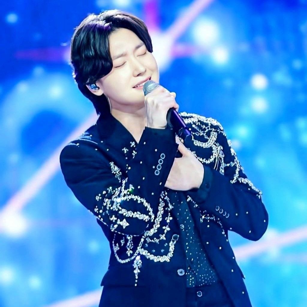 Latest photo of Kim Yongbin