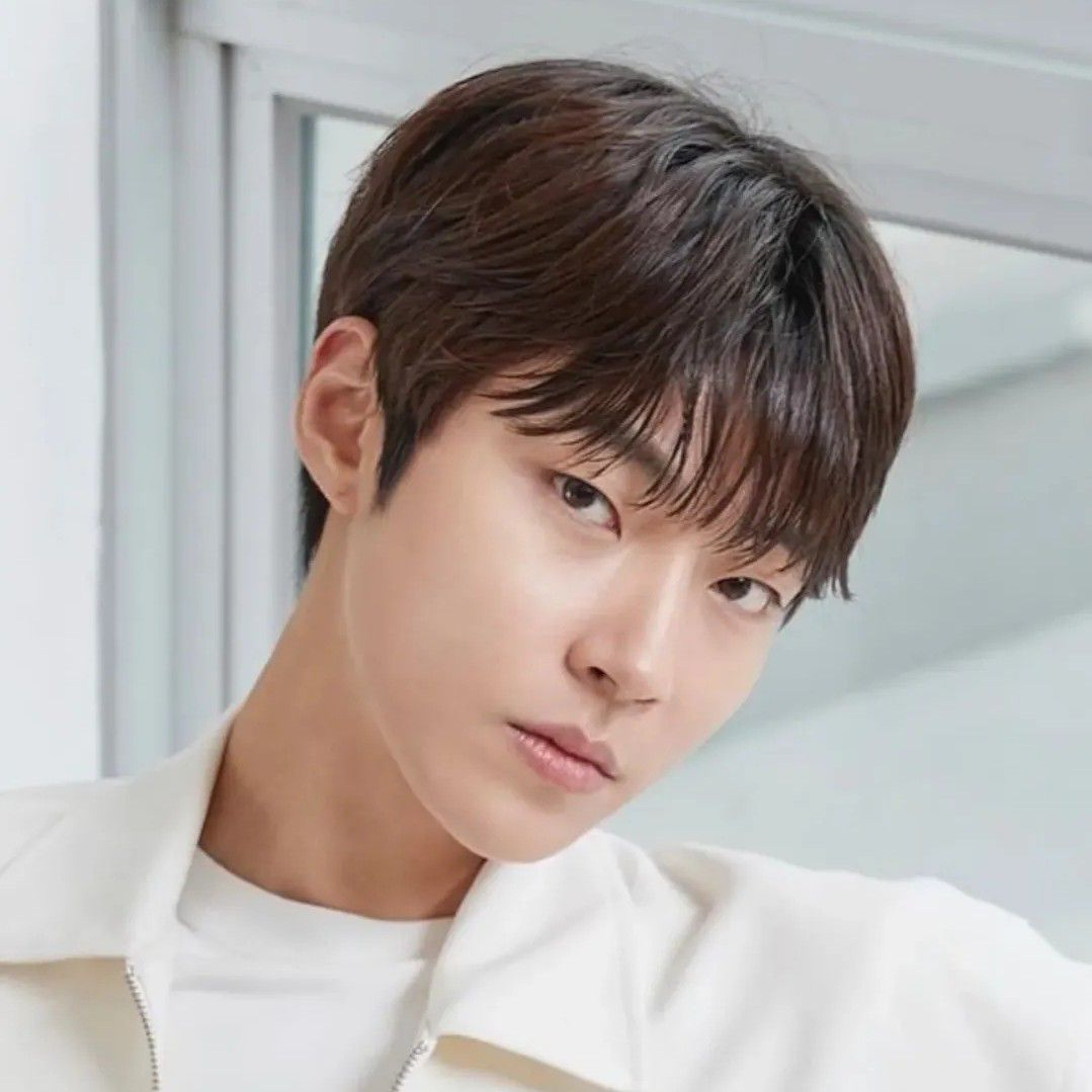 Foto terbaru dari Hwang Inyoup