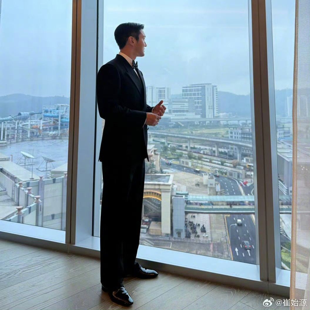 Latest photo of Choi Siwon