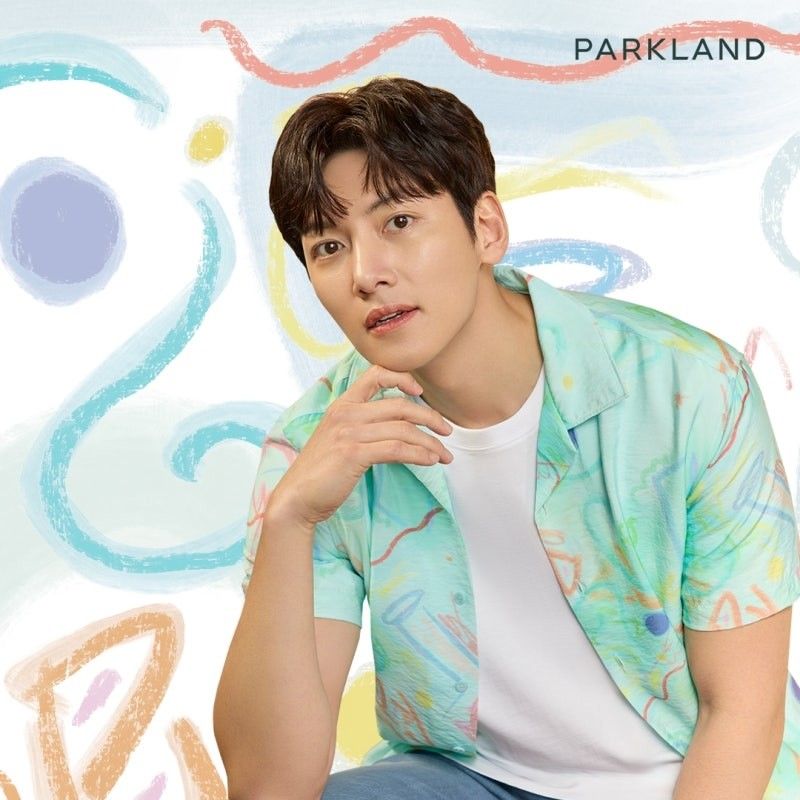 Behind-the-scenes cut of Ji Changwook