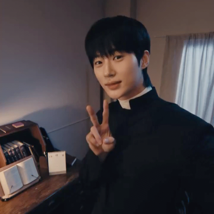 Recent activity shot of Byeon Wooseok