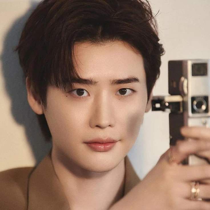 Behind-the-scenes cut of Lee Jongsuk