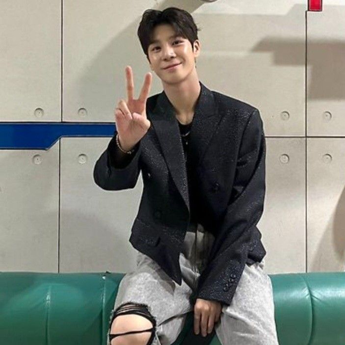 Latest photo of Jeong Dongwon