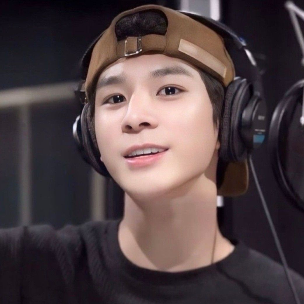 Behind-the-scenes cut of Jeong Dongwon