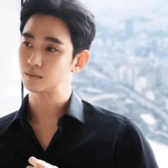 A moment captured by a fan of Kim Soohyun