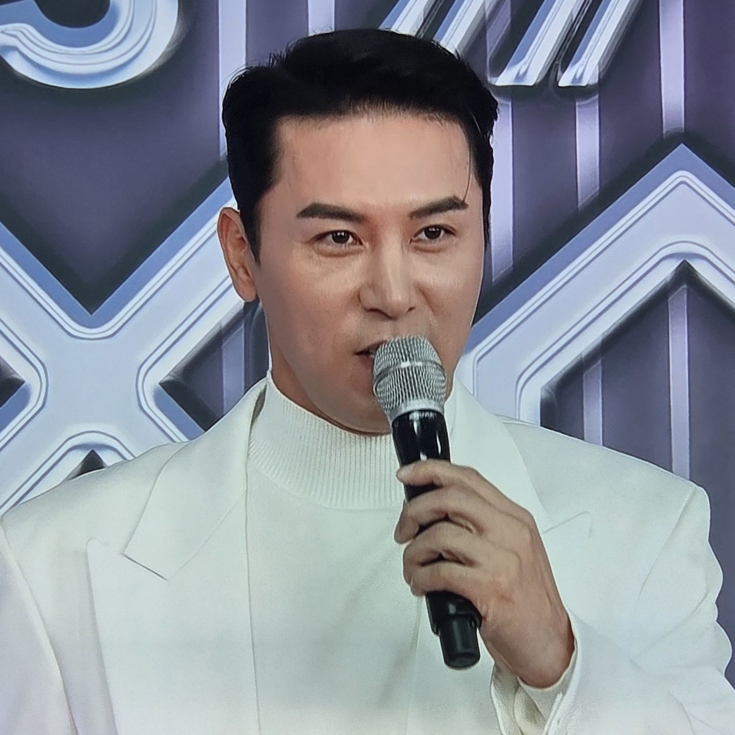 チャン・ミンホの最近の活動ショット