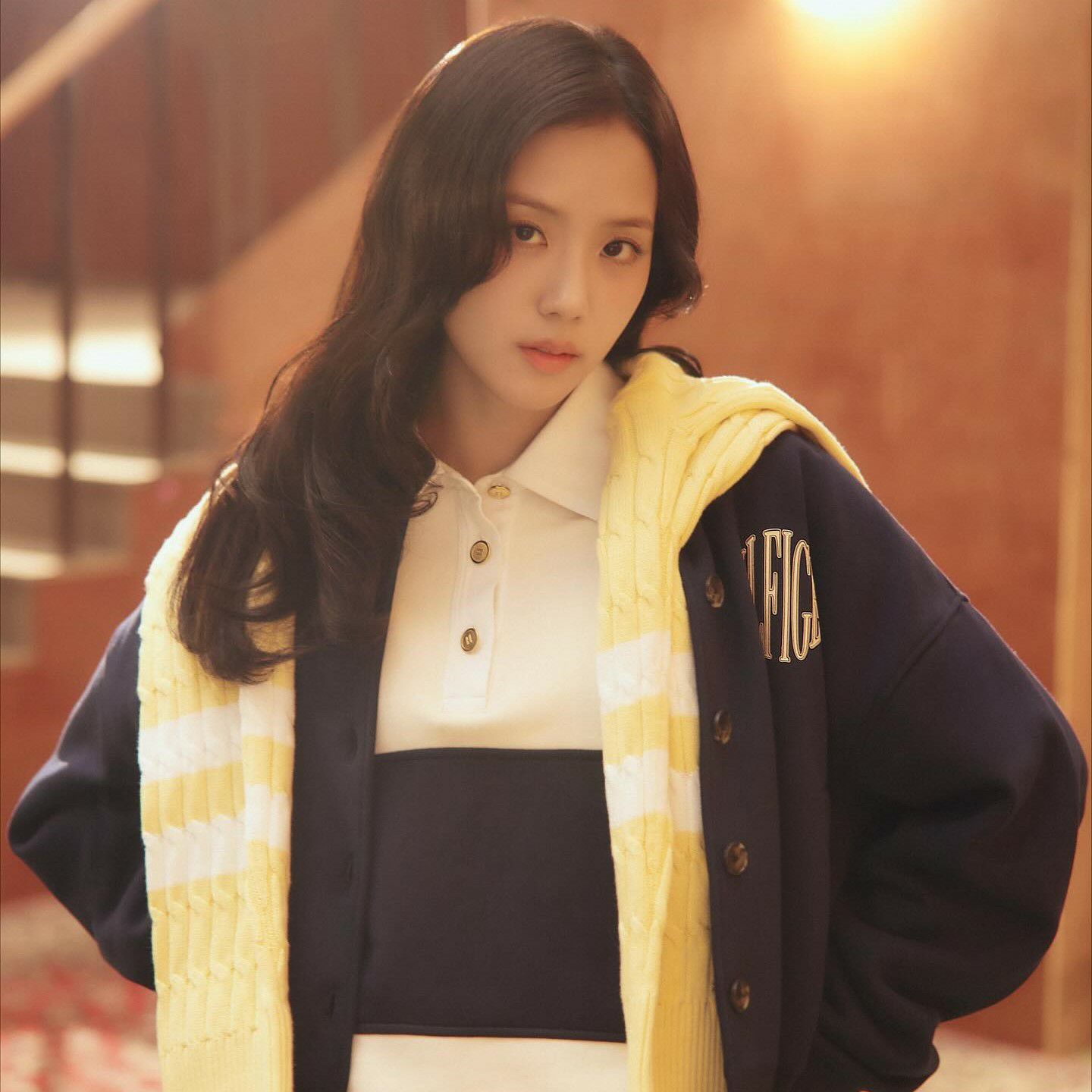 Behind-the-scenes cut of Jisoo (1995)