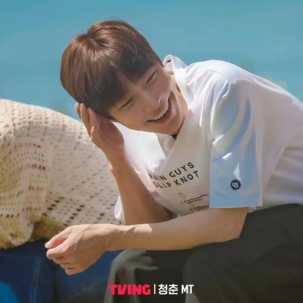 Behind-the-scenes cut of Hwang Inyoup