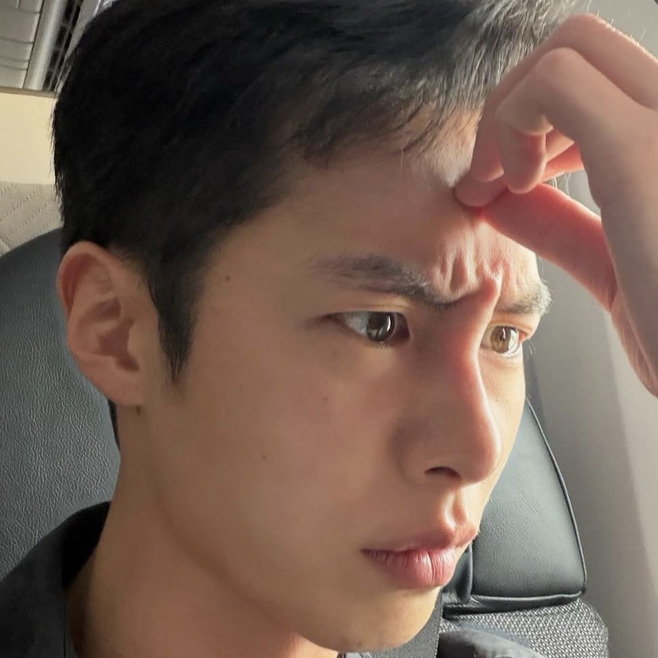 A moment captured by a fan of Lee Jaewook