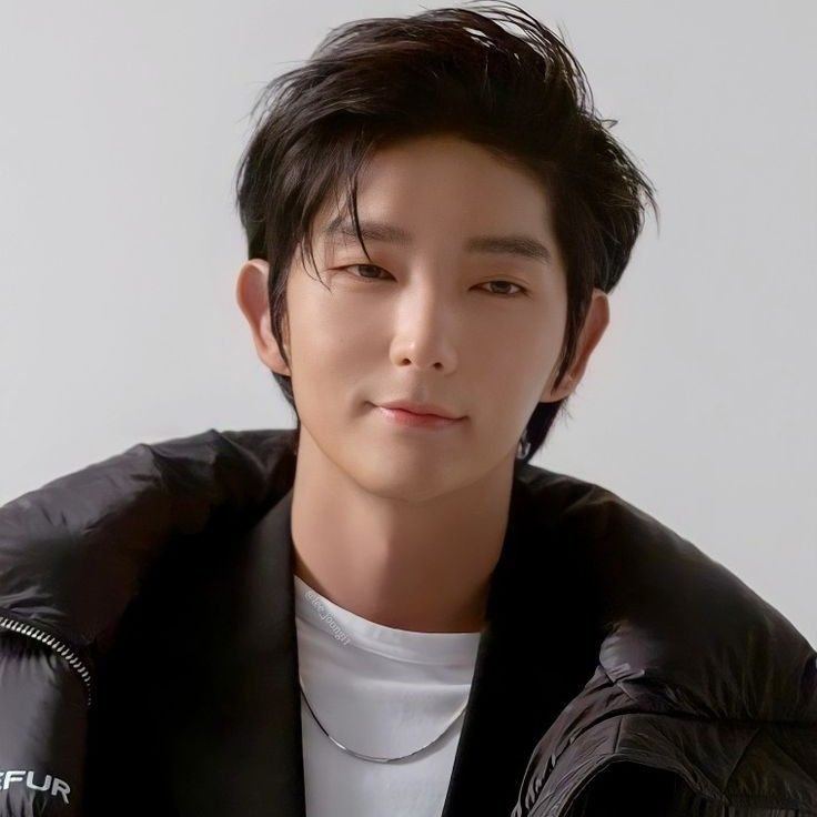 Behind-the-scenes cut of Lee Joongi