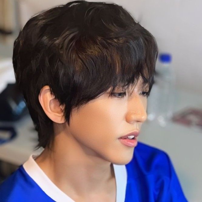Behind-the-scenes cut of Lee Seungyoon