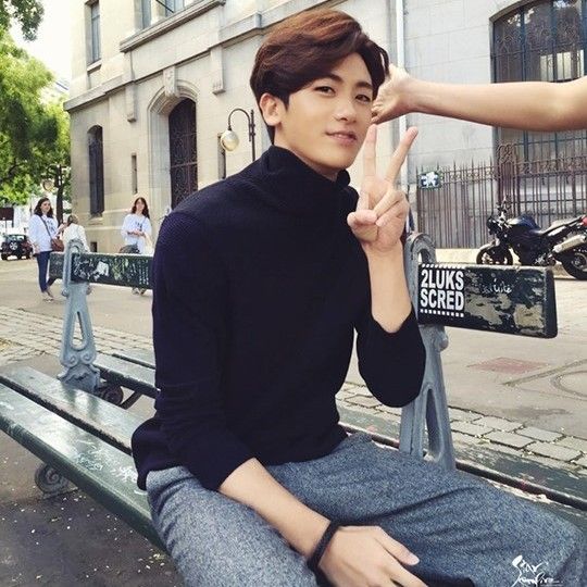 A moment captured by a fan of Park Hyungsik