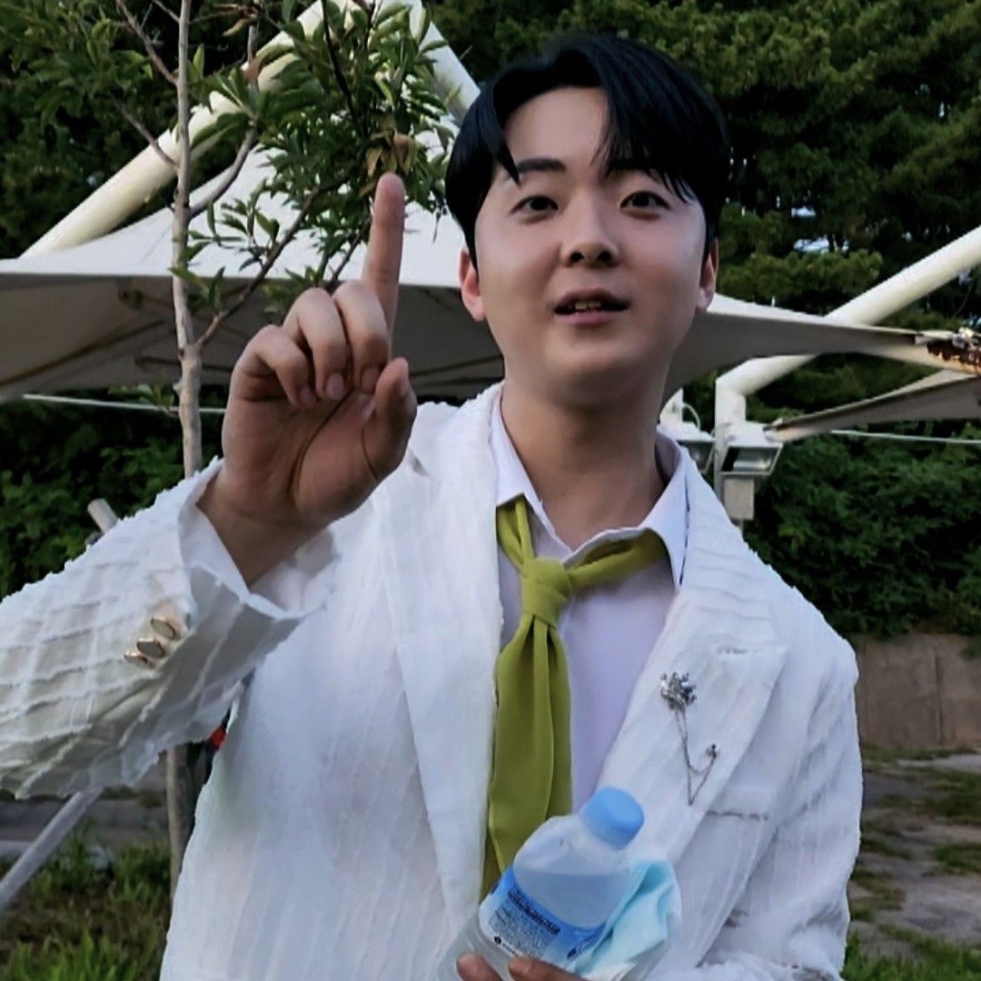 Behind-the-scenes cut of Park Minsu