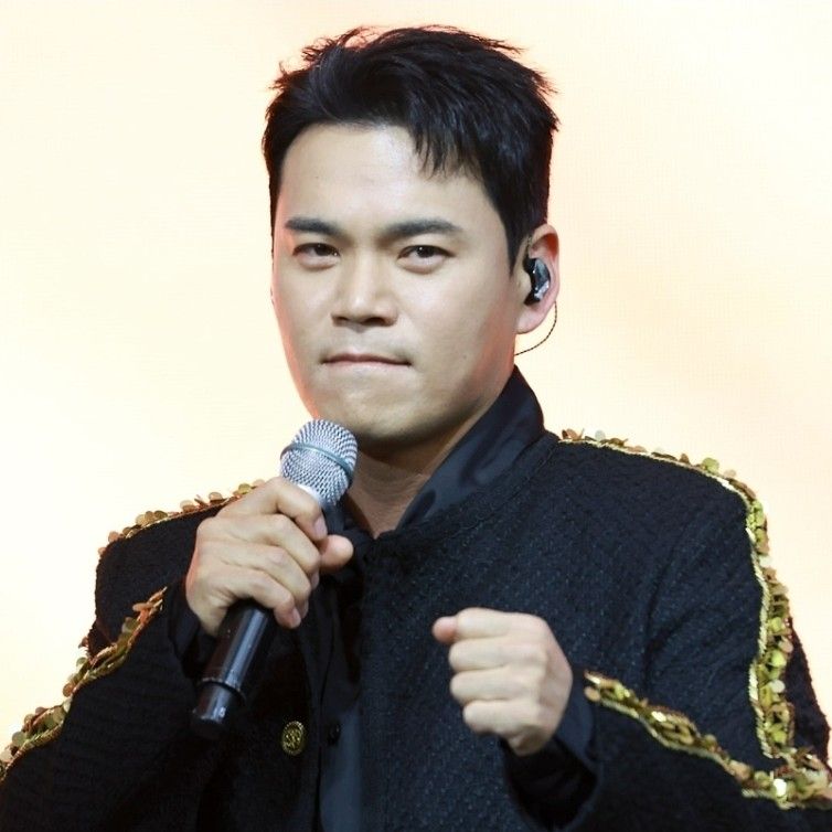 Behind-the-scenes cut of Lee Jung