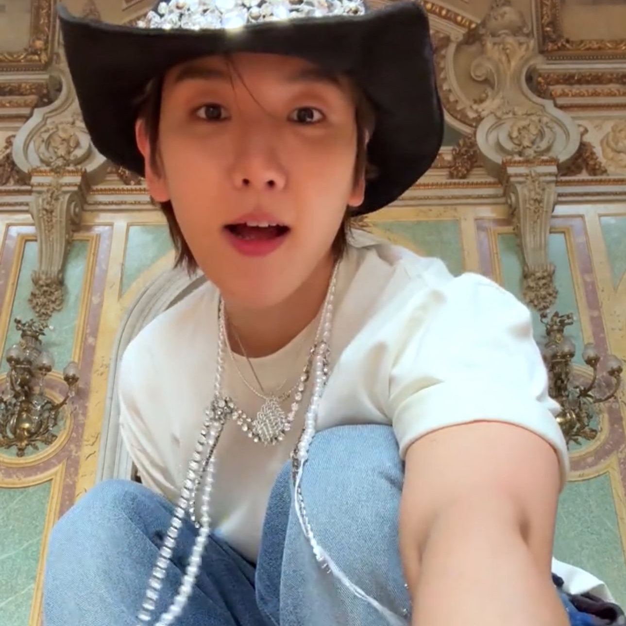 A moment captured by a fan of Baekhyun