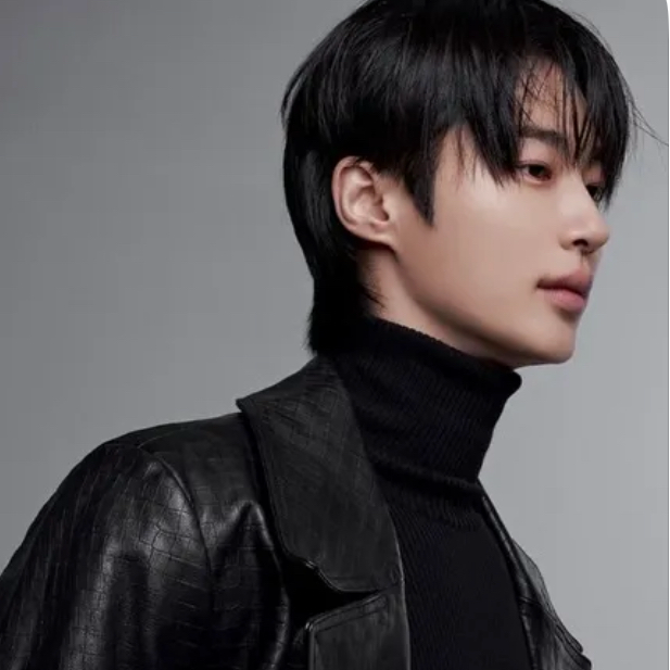 边佑锡的近期活动照