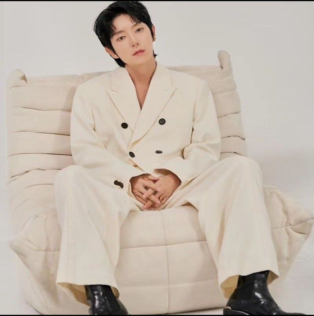 Behind-the-scenes cut of Lee Joongi