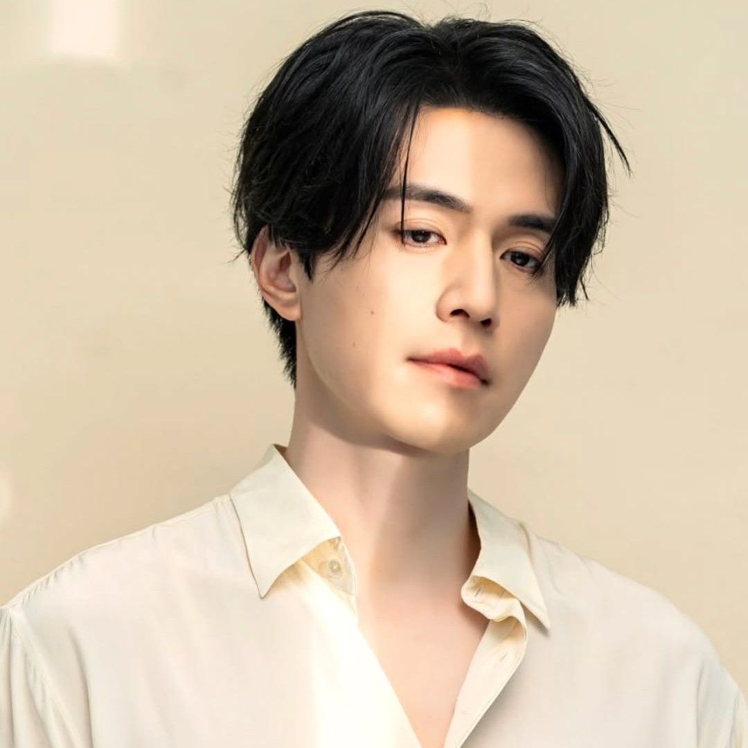 Behind-the-scenes cut of Lee Dongwook