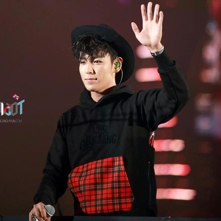 A moment captured by a fan of T.O.P