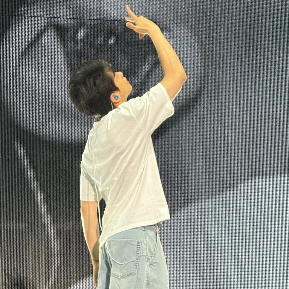 Latest photo of Cha Eunwoo