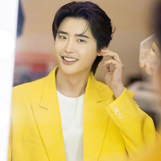Recent activity shot of Lee Jongsuk