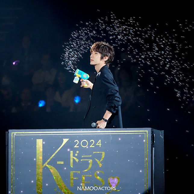Behind-the-scenes cut of Lee Joongi