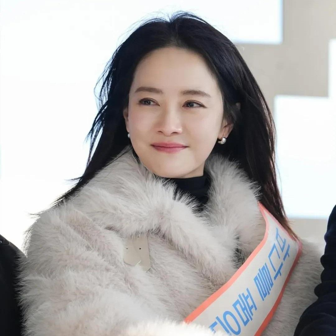 Momen yang diabadikan oleh penggemar Song Jihyo