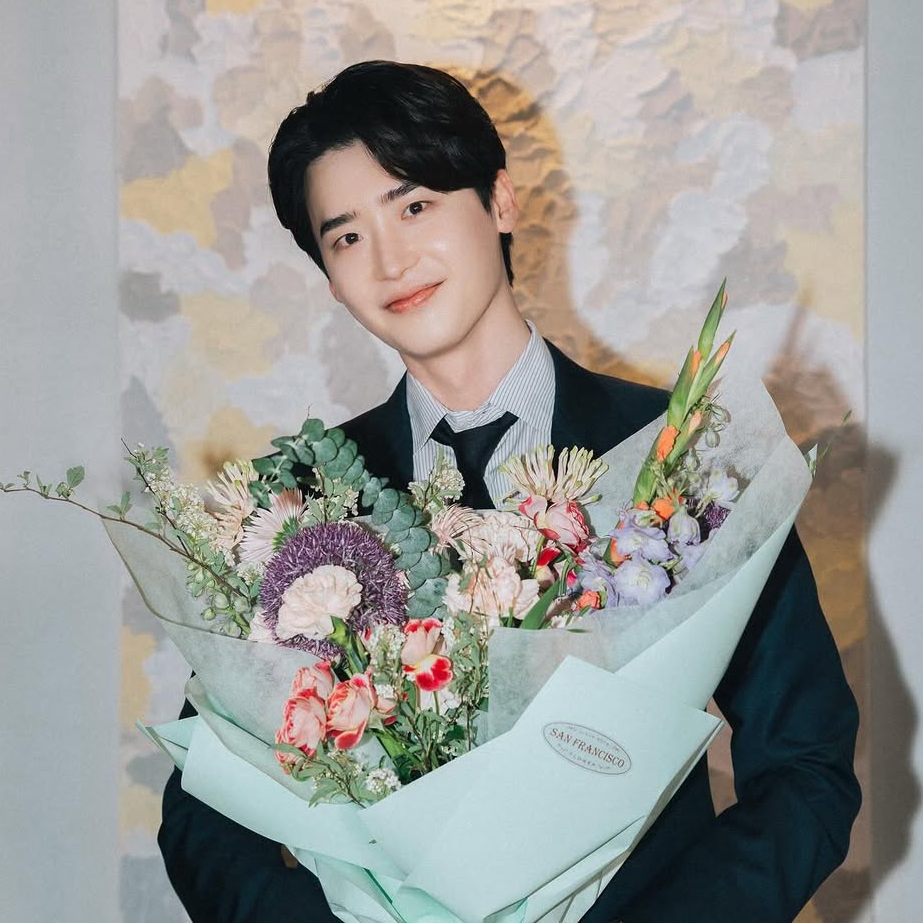 Latest photo of Lee Jongsuk