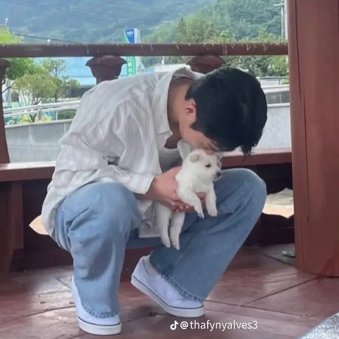 Behind-the-scenes cut of Lee Jaewook