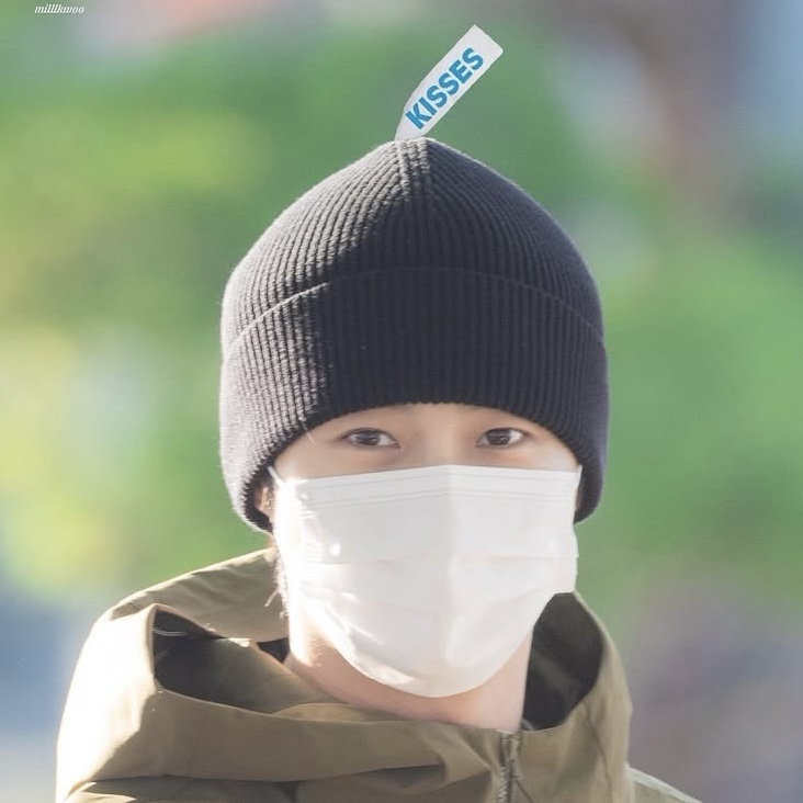 Behind-the-scenes cut of Byeon Wooseok