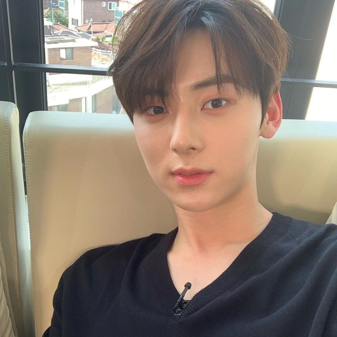 Recent activity shot of Hwang Minhyun