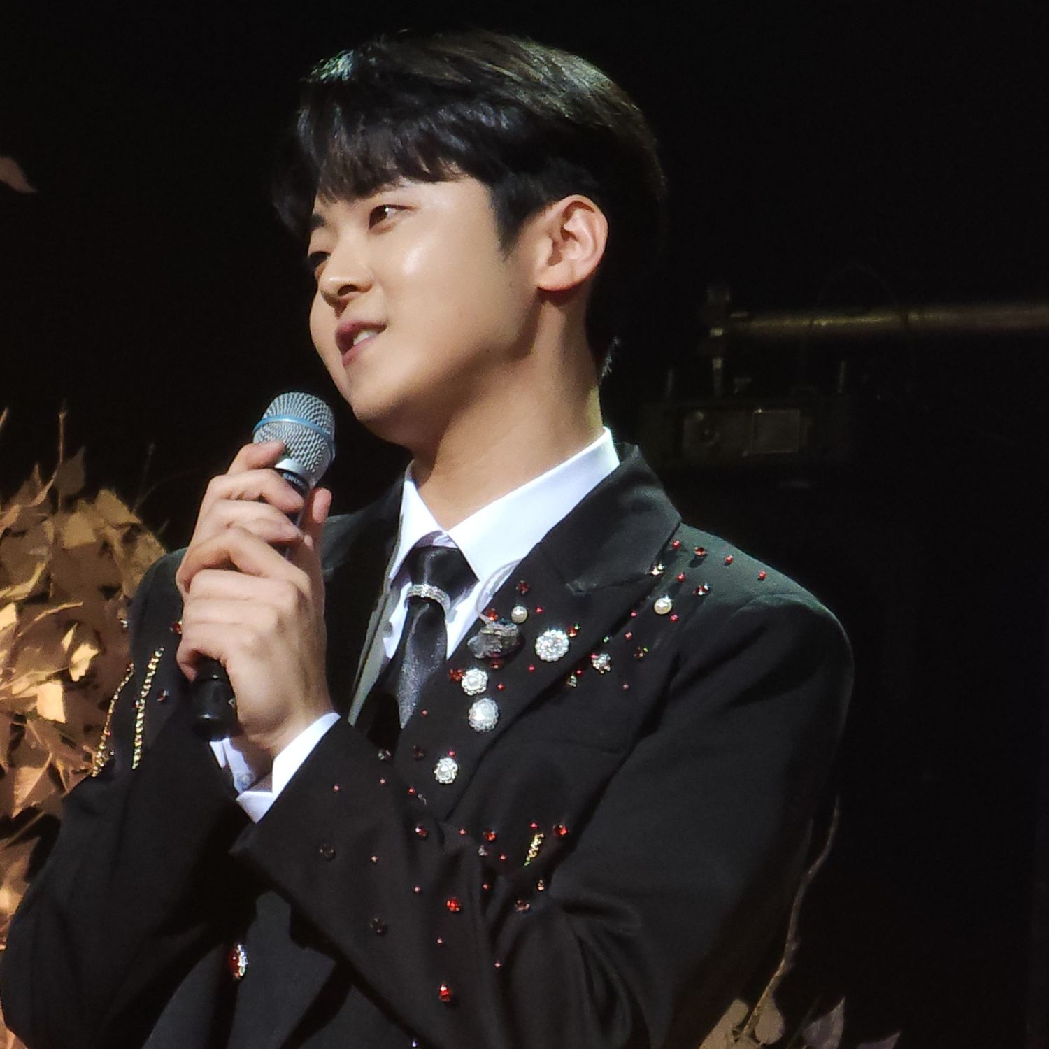 Behind-the-scenes cut of Park Minsu