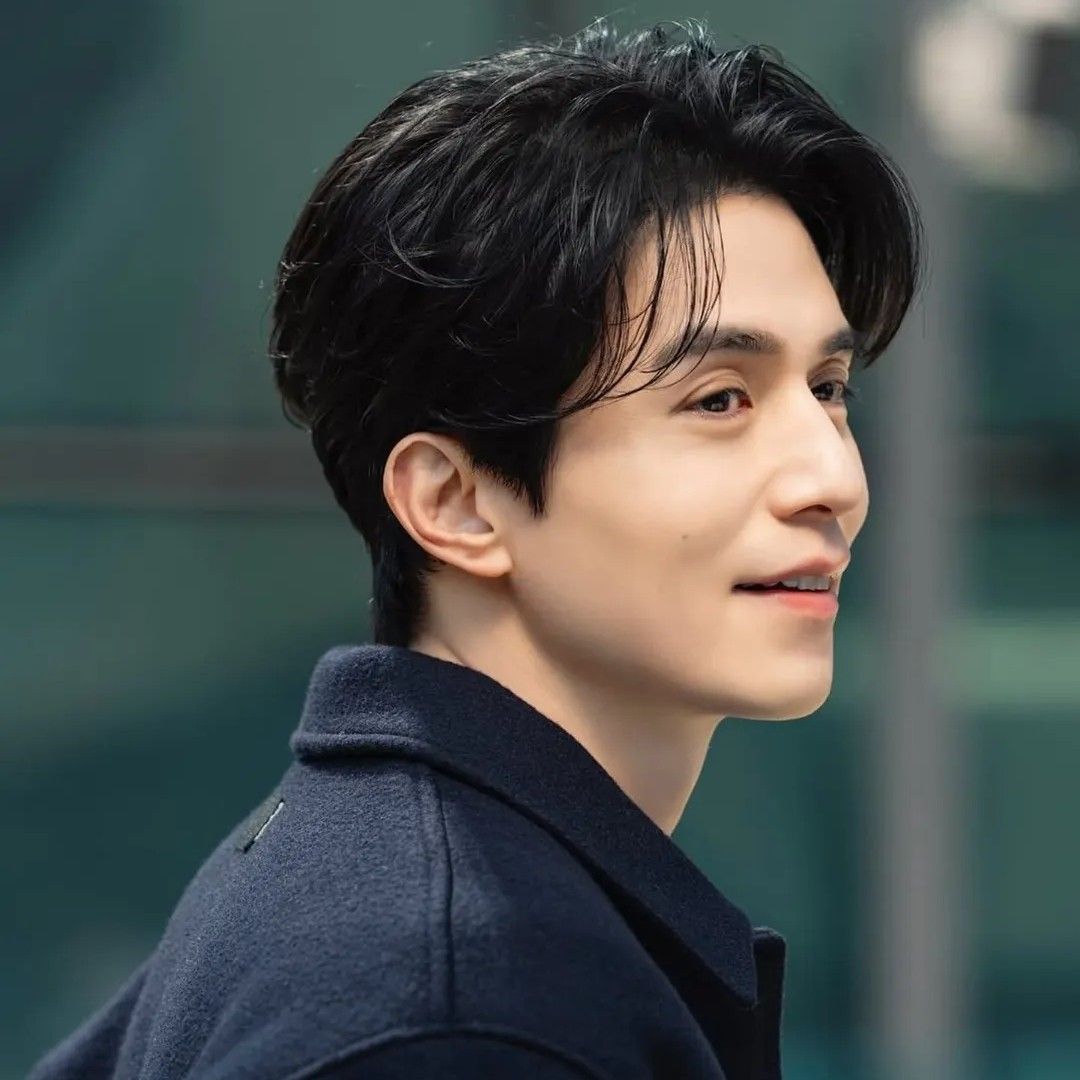 A moment captured by a fan of Lee Dongwook