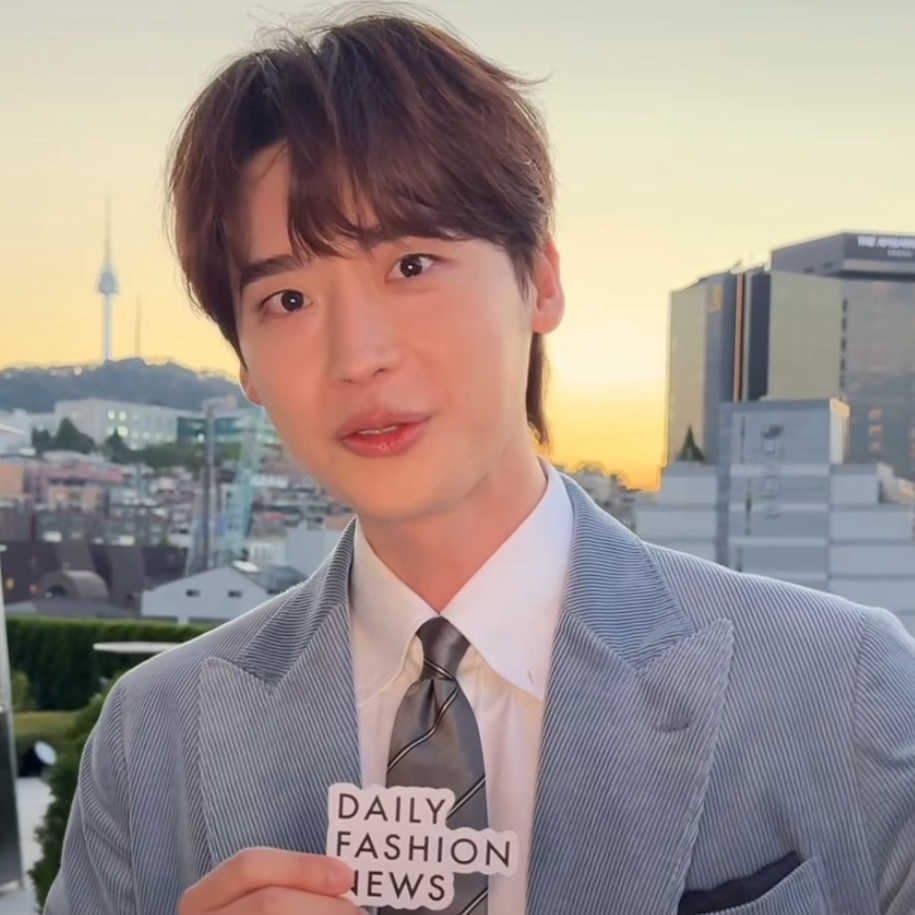 Behind-the-scenes cut of Lee Jongsuk