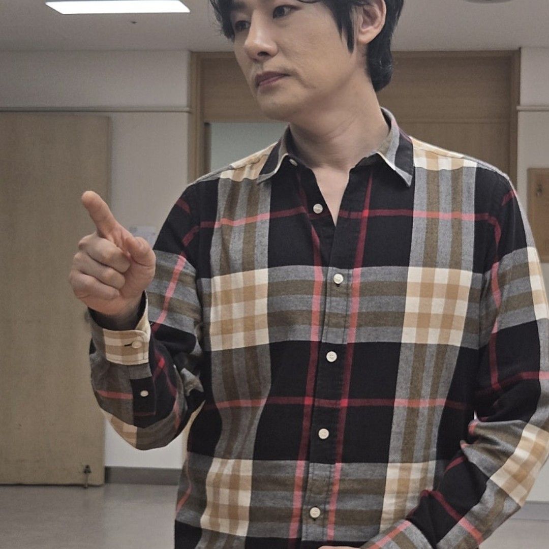 Behind-the-scenes cut of Kang Moonkyung