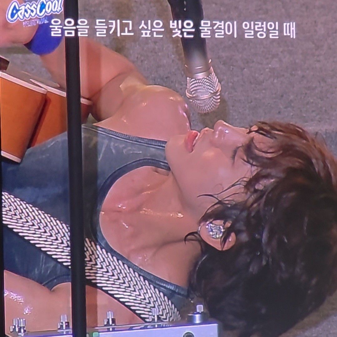 Behind-the-scenes cut of Lee Seungyoon