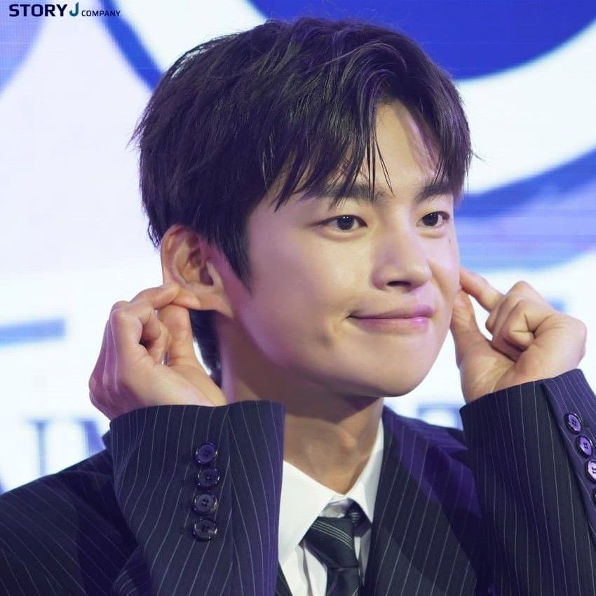 Latest photo of Seo Inguk
