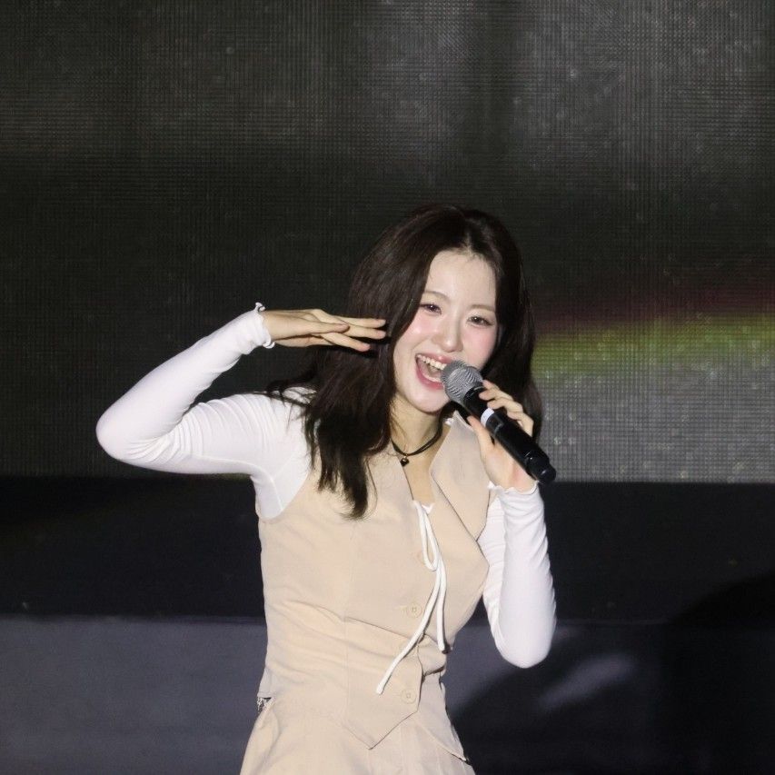 A moment captured by a fan of Oh Yujin