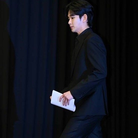 Cuplikan di balik layar dari Kim Soohyun