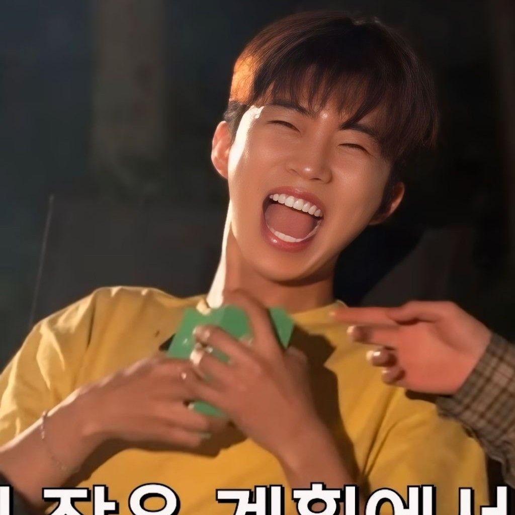 Behind-the-scenes cut of Lim Youngwoong