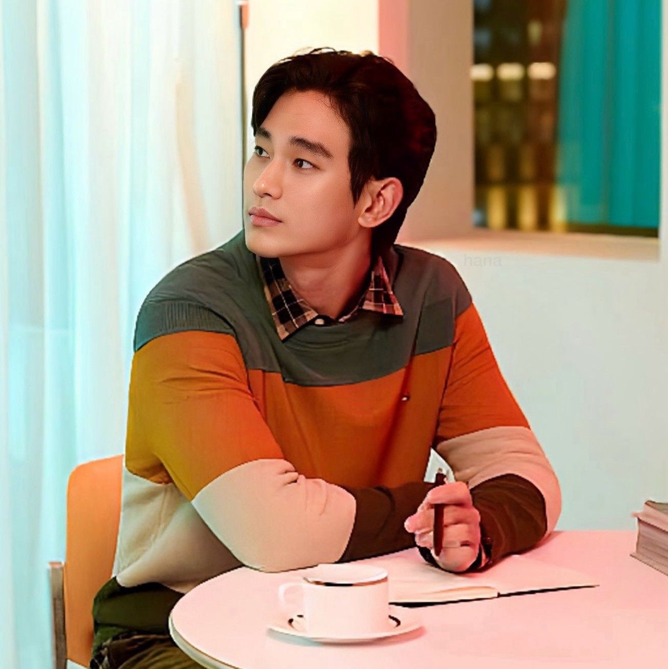 金秀贤的最新照片