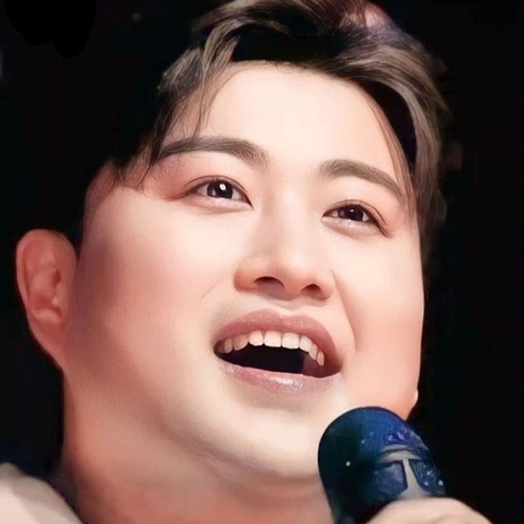 粉丝拍下的金浩中瞬间