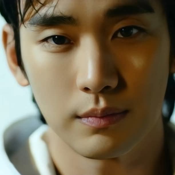 Behind-the-scenes cut of Kim Soohyun