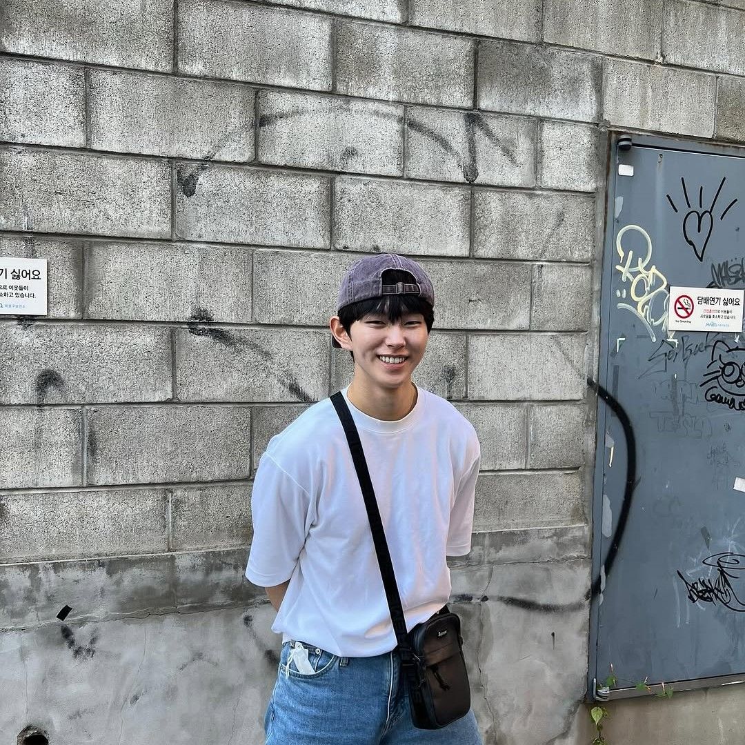 A moment captured by a fan of Lee Byeongchan