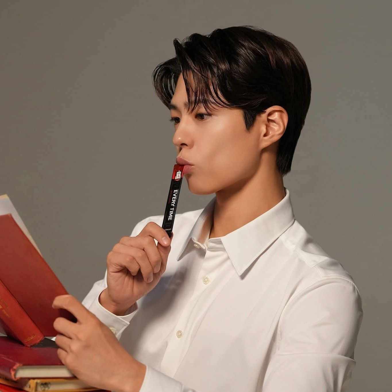 Behind-the-scenes cut of Park Bogum