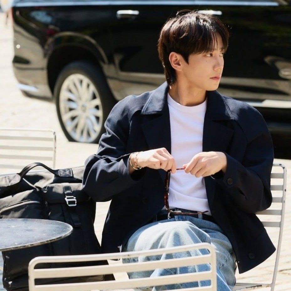 Recent activity shot of Lee Junyoung
