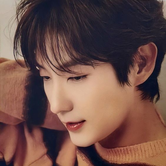 Behind-the-scenes cut of Lee Joongi