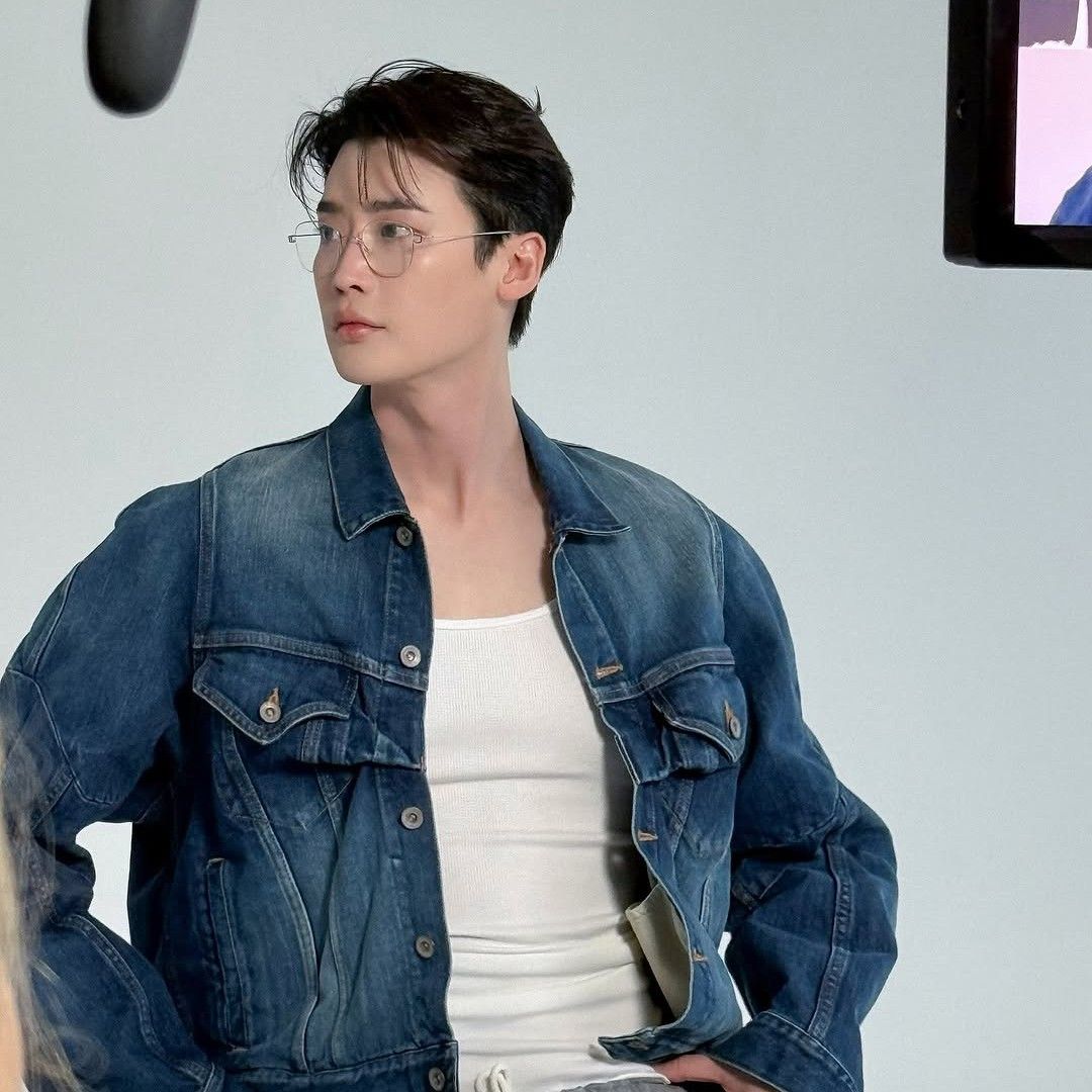 Latest photo of Lee Jongsuk