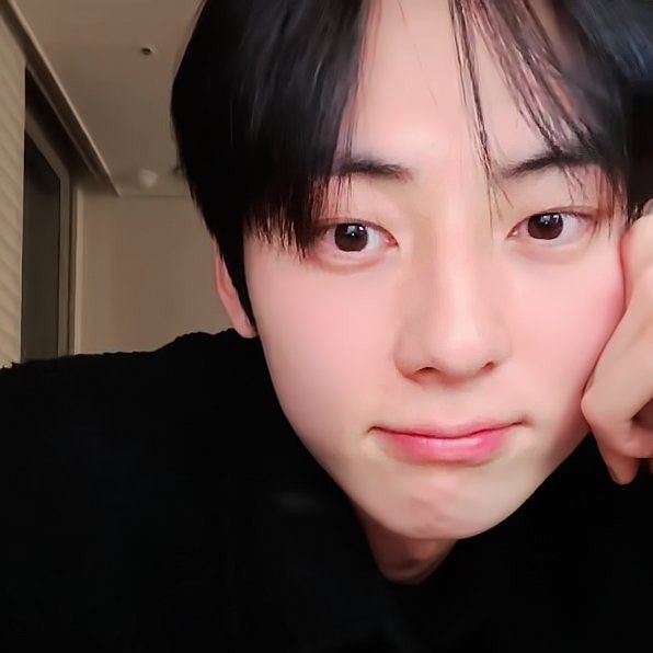 Recent activity shot of Hwang Minhyun