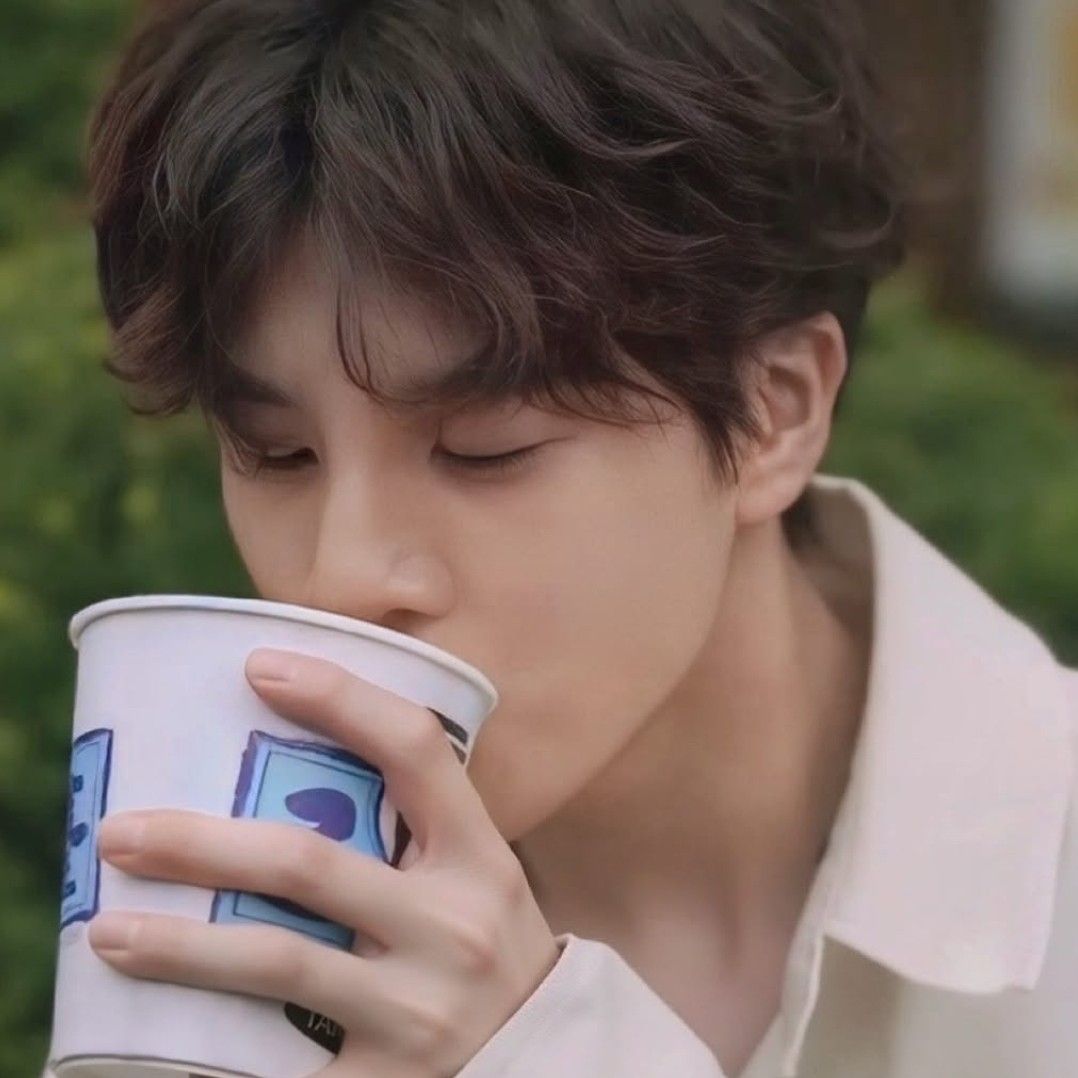 Behind-the-scenes cut of Jeong Dongwon